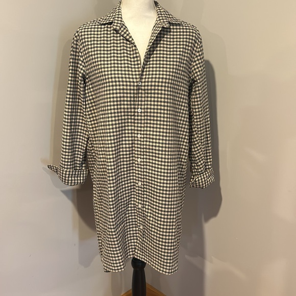 Frank & Eileen Hunter Step-Hem Button Shirtdress in Navy and Natural Sand - Picture 3 of 12